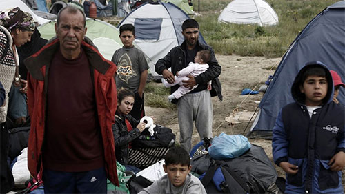 Los bulldozers “borran” el campo de Idomeni del mapa