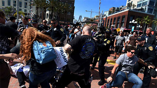 San Diego se manifiesta en contra de la visita de Trump