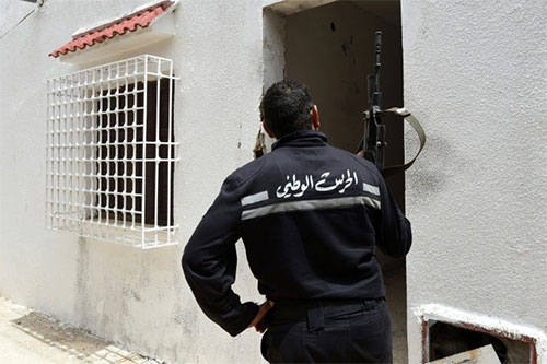 Un terrorista se inmola y mata a cuatro gendarmes en Túnez