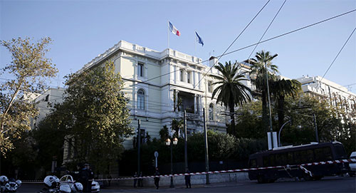 Ataque con granada contra la Embajada francesa en Atenas