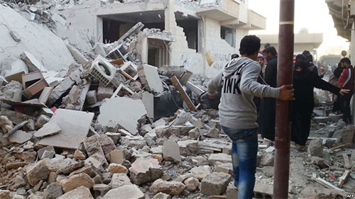 La coalición liderado por Estados Unidos bombardea un funeral en Raqqa