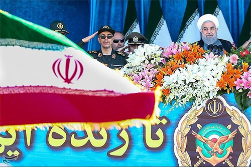Irán celebra el Día Nacional del Ejército con una Impresionante exhibición militar