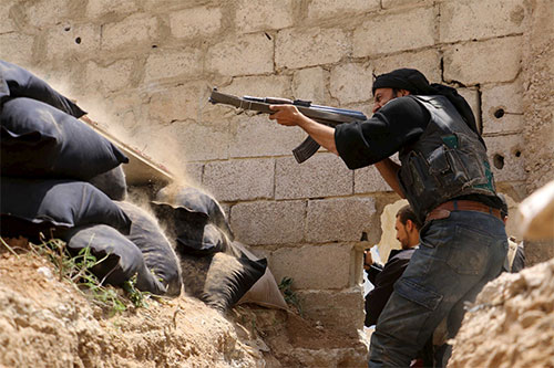 Prosiguen combates armados entre Daesh y Al Nusra en Yarmuk