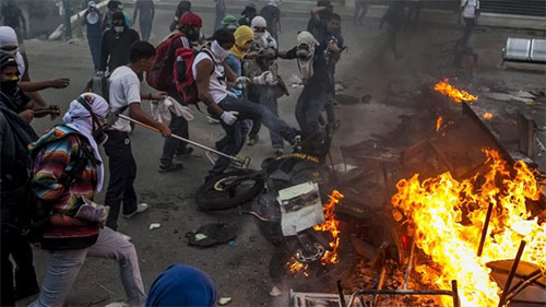 La oposición en Venezuela acusa al Gobierno por las muertes en protestas