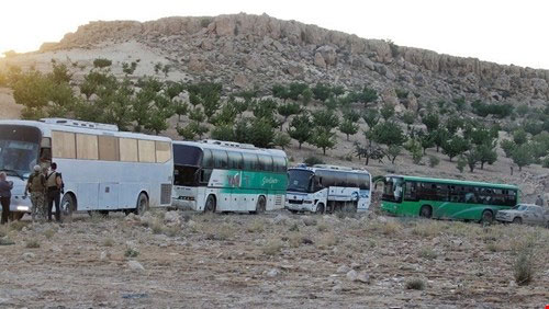 Evacuados los militantes de Saraya Ahl al Sham del territorio libanés a Siria