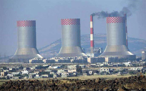 Terroristas atacan con cohetes la central eléctrica de Al Zara en Hama
