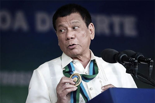 El presidente filipino llama a las tropas a prepararse para luchar