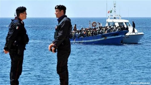 Buques italianos en aguas libias para luchar contra la inmigración ilegal