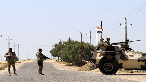 Egipto responde a ataques de terroristas con bombardear sus enclaves