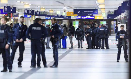 Un hombre ataca con hacha a diversos transeúntes en Alemania