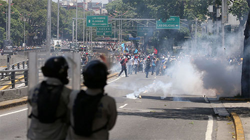 La violencia se cobra otra vida en Venezuela tras 40 días de protestas