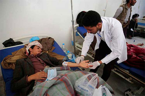 Después de dos años de agresión saudí, la cólera amenaza la vida de miles de yemeníes