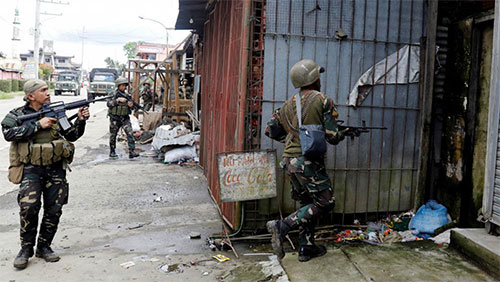 Más de un centenar de muertos en combates en el sur de Filipinas