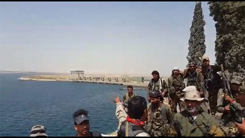 Daesh “entrega” una estratégica presa siria a los aliados de EEUU