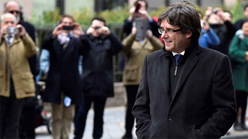 Juez belga libera al destituido líder catalán bajo condiciones