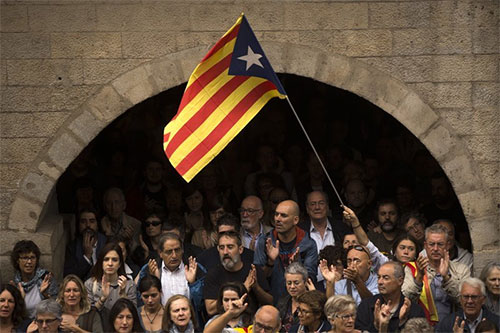 Radicales del independentismo en Cataluña amenazan con “Desobediencia civil”