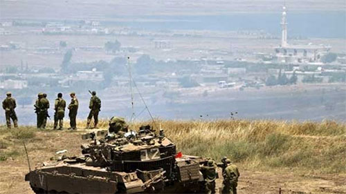 El enemigo israelí bombardea una posición militar siria en Quneitra