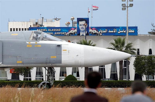 Dos pilotos rusos mueren al estrellarse su avión en una base aérea siria
