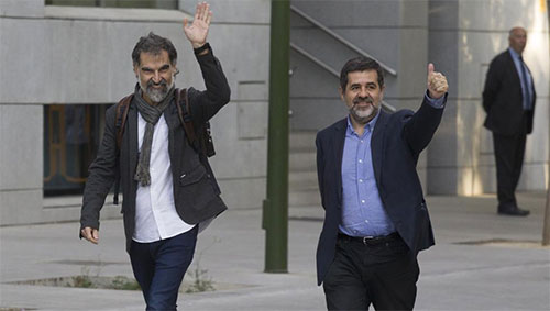 Cataluña protesta contra el encarcelamiento de dos líderes independentistas
