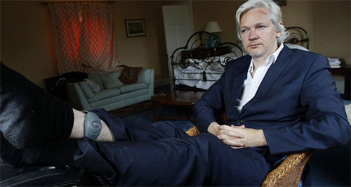 Ecuador protegerá a Assange el tiempo que sea necesario