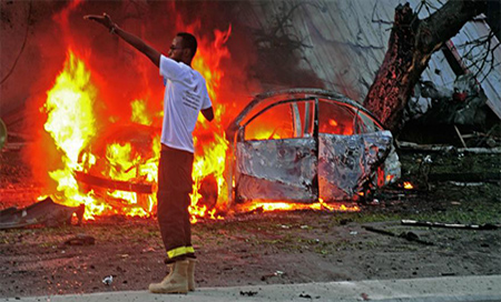 Un atentado con coche bomba deja más de siete muertos en Mogadiscio