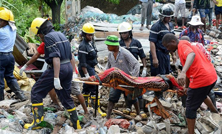 Más de 17 muertos por el derrumbe de una montaña de basura en Mozambique