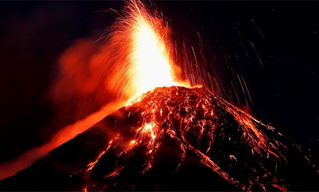 Las primeras evacuaciones por la erupción del Volcán de Fuego en Guatemala