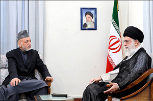 IMAM KHAMINEI RECIBIÓ EL PRESIDENTE AFGANO, HAMID KARZAI, Y SU DELEGACIÓN