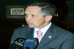 KUSINICH EN DAMASCO EL PRESIDENTE ASSAD ES CLARO EN SU B&UacuteSQUEDA PARA UN NUEVO SIRIO