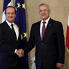 Suleiman analiza con Hollande encontrar salida a la tensión en Libano