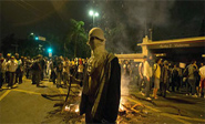Miles de brasileños protestan atacando alcaldía de Sao Paulo