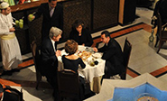 La pol&eacute;mica foto de Kerry con el Presidente de Siria