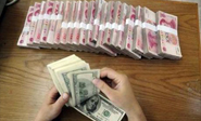 China empieza a alejarse del dólar estadounidense