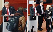 Un manifestante lanza un vaso de zumo al embajador turco en París