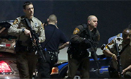 Dos agentes de policía heridos por disparos en Ferguson