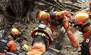 Dos personas rescatadas vivas en Nepal