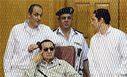 Mubarak y sus hijos fueron sentenciados a tres años de cárcel por corrupción