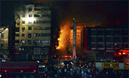 Un incendio se extiende a un mercadillo en el centro de El Cairo
