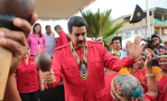 Presidente de Venezuela entrega tierras a tres comunidades ind&iacute;genas