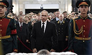 El presidente de Rusia, Vlad&iacute;mir Putin, asiste al funeral de K&aacute;rlov