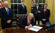 Trump firma el decreto para retirar a Estados Unidos del Acuerdo Transpac&iacute;fico