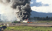 Un avi&oacute;n se incendia durante un aterrizaje en el centro de Per&uacute;