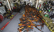 Las autoridades nigerianas confiscan un impresionante alijo de armas