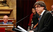Puigdemont declara la independencia de Catalu&ntilde;a para suspenderla justo despu&eacute;s