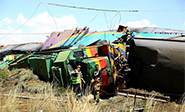 M&aacute;s de catorce muertos por descarrilar un tren en Sud&aacute;frica