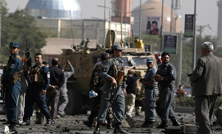 M&aacute;s de ocho muertos en un atentado suicida cerca de una mezquita en Kabul 