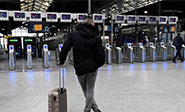 Segundo d&iacute;a de huelga masiva de trabajadores ferroviarios en Francia