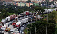 Camioneros bloquean las principales autov&iacute;as y autopistas en Brasil