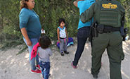 Una juez rechaza la solicitud de Trump para detener a ni&ntilde;os inmigrantes