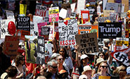 Multitudinaria protesta en Londres contra la visita de Trump